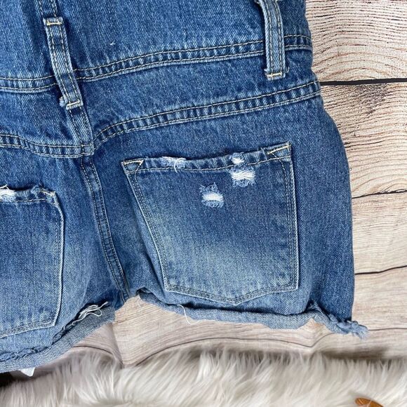 KanCan Distressed Overall Shorts Sz M - Picture 9 of 9